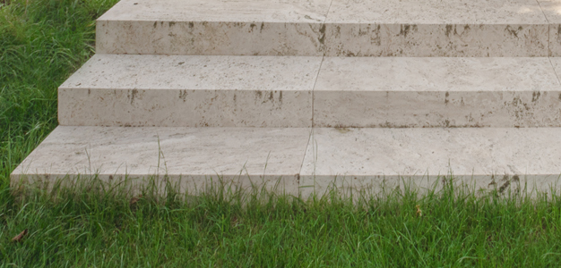 Gartensteine-Terrassensteine-Blockstufen-Travertin