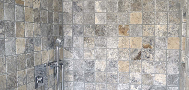 Travertin-Bad-Mosaik-Dusche