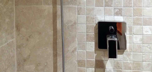 Travertinmosaik Badezimmer