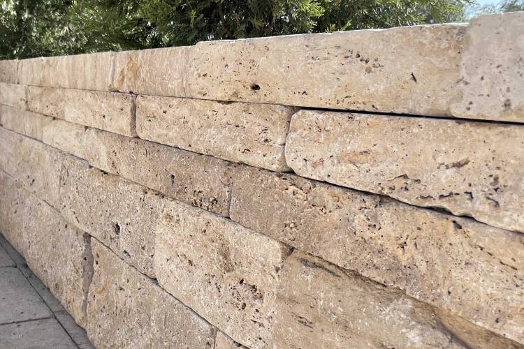 Travertin Mauersteine zur Gartengestaltung