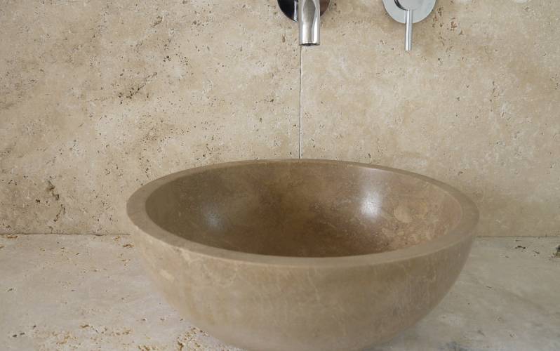 Naturstein Waschbecken Modell Vessel aus Travertin brau